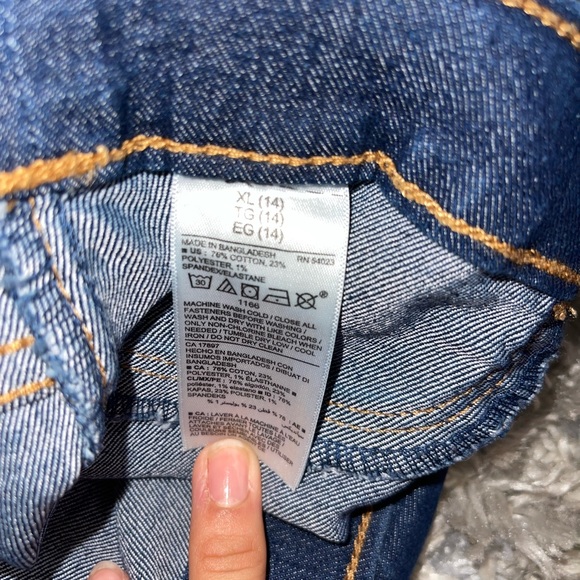 Skinny Jeggins. Ordered them from childrens place, For my niece but didn’t fit. - Picture 3 of 4